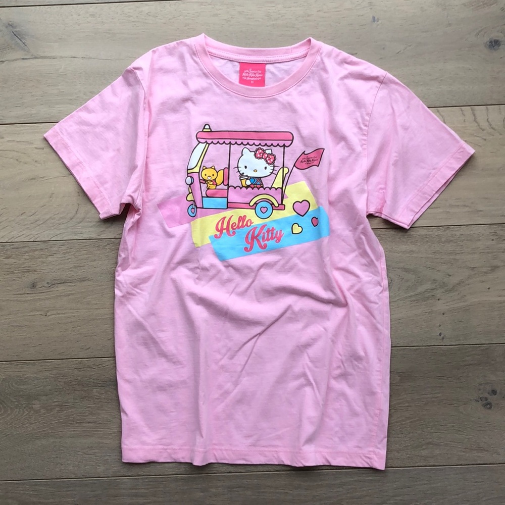 Hello Kitty in Tuk Tuk Pink Tee Size M